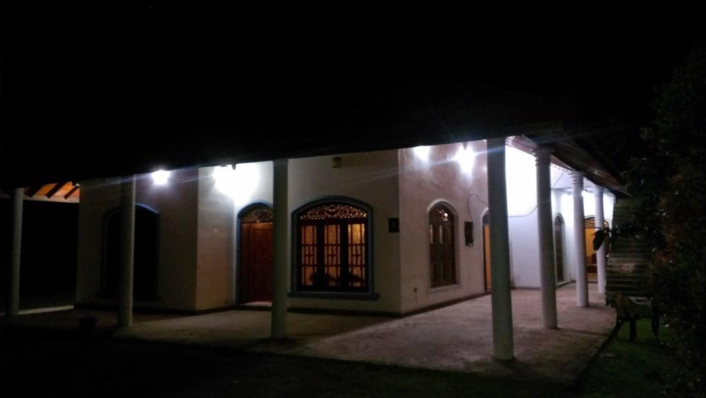 Methira Villa Алутгама Екстериор снимка